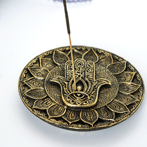 Подставка для благовоний Амулет Хамса 10 см античное золото