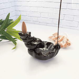 Подставка для стелющихся благовоний Листья лотоса 11х10 см черная керамика в комплекте 20 конусов