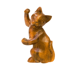 Кошка играет  15 см резьба дерево суар