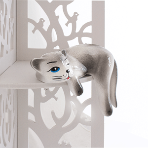 Кошка на полку Соня 19 см белая с серым глянцевая