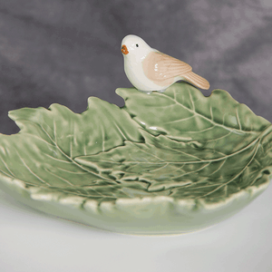 Тарелка декоративная Клен Птичка 22х7 см фисташковая керамика