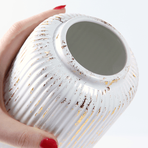 Ваза Вивьен 20 см форма фонарик золотые блики белая сатиновая