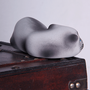 Кошка на полку Соня 19 см дымчатая матовая