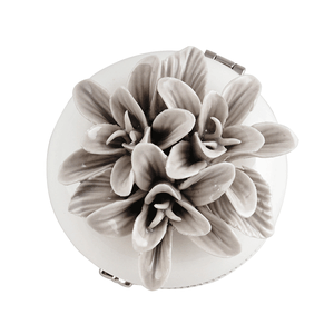 Шкатулка Азалия 7 см цветы лепка бело-серая