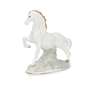 Конь Грация 12х14 см белый с золотом фарфор