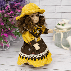Кукла Девочка 20 см желто-коричневое платье