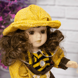Кукла Девочка 20 см желто-коричневое платье