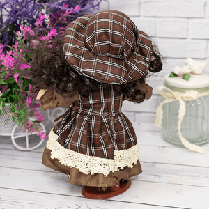 Кукла Девочка 20 см темно-коричневое платье в клетку