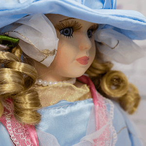 Кукла Мадемуазель 30 см лазурное платье