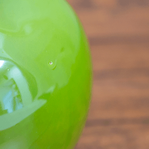 Фигура Яблоко 10 см некондиция перламутр зеленое
