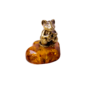 Мышка с сыром на янтаре 2,5 см латунь