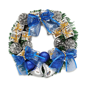 Новогодний декоративный венок Колокольчики Банты Шишки и подарки 22 см синий серебро