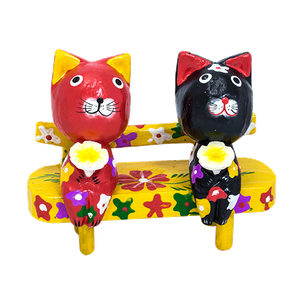 Котики Пара на скамейке 12х10 см с цветами черный красный скамейка желтая