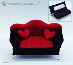 Шкат.Колечница Диванчик 2серд_крас черн 25*16*10см