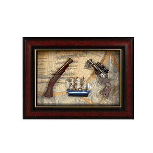 Картина Коллаж Дуэль Мушкетон и револьвер 39х29 см кораблик в ассортименте рама под дерево