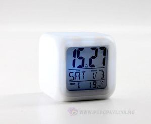 Часы Кубик 7,5*7,5см электронные