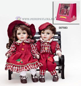 Куклы на скамейке 31*30*21см Клубничка фарф_текст